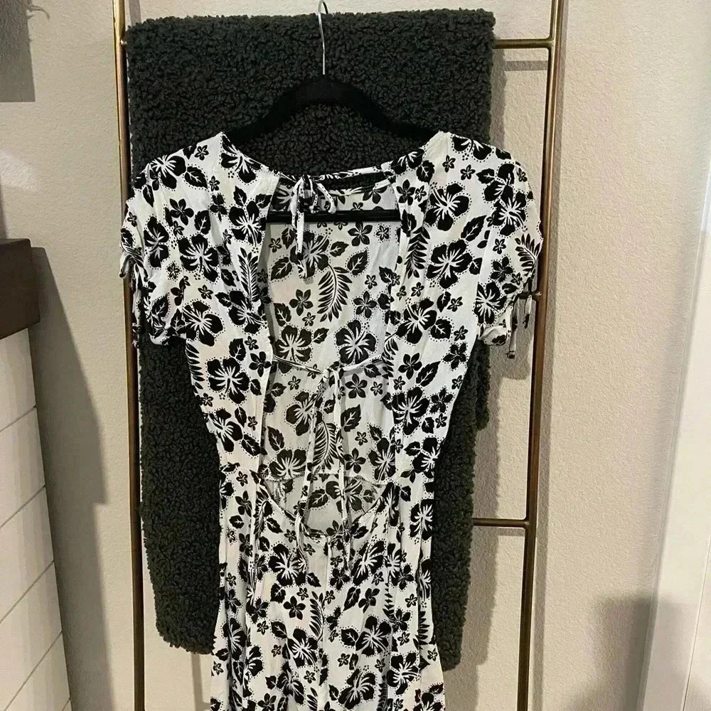 Urban‎ Outfitters Floral Tie Back Mini dress